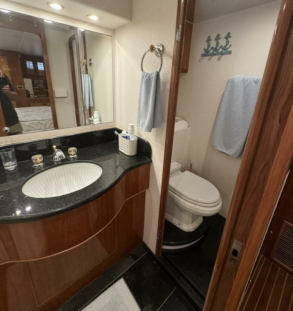 2004 Altima 55 Pilothouse