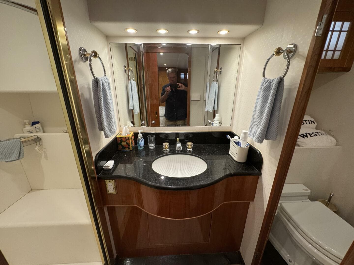 2004 Altima 55 Pilothouse