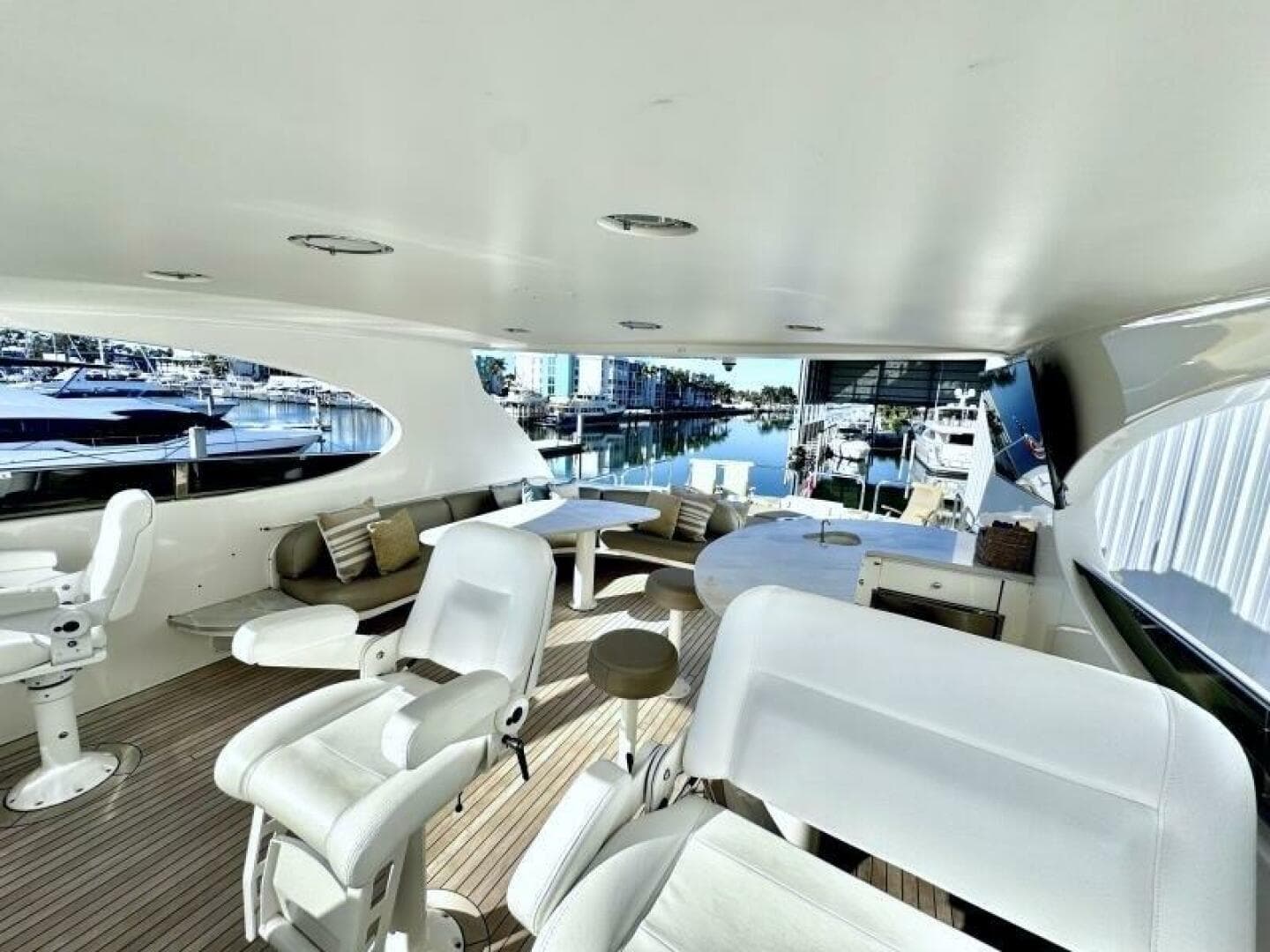 2001 Lazzara Yachts 94 Motor Yacht