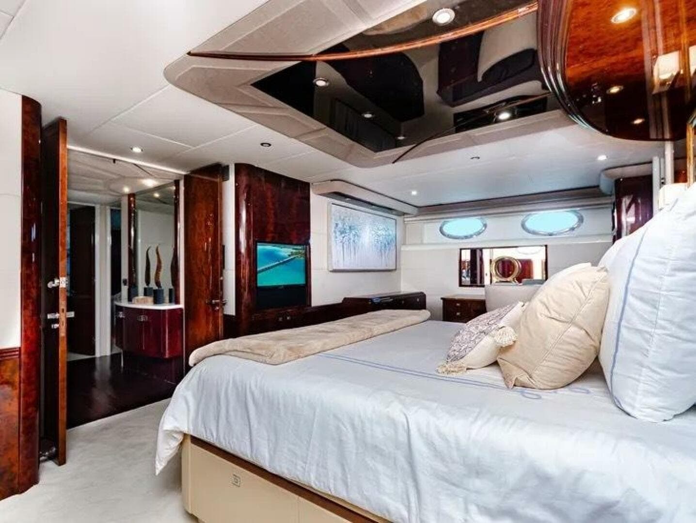 2001 Lazzara Yachts 94 Motor Yacht