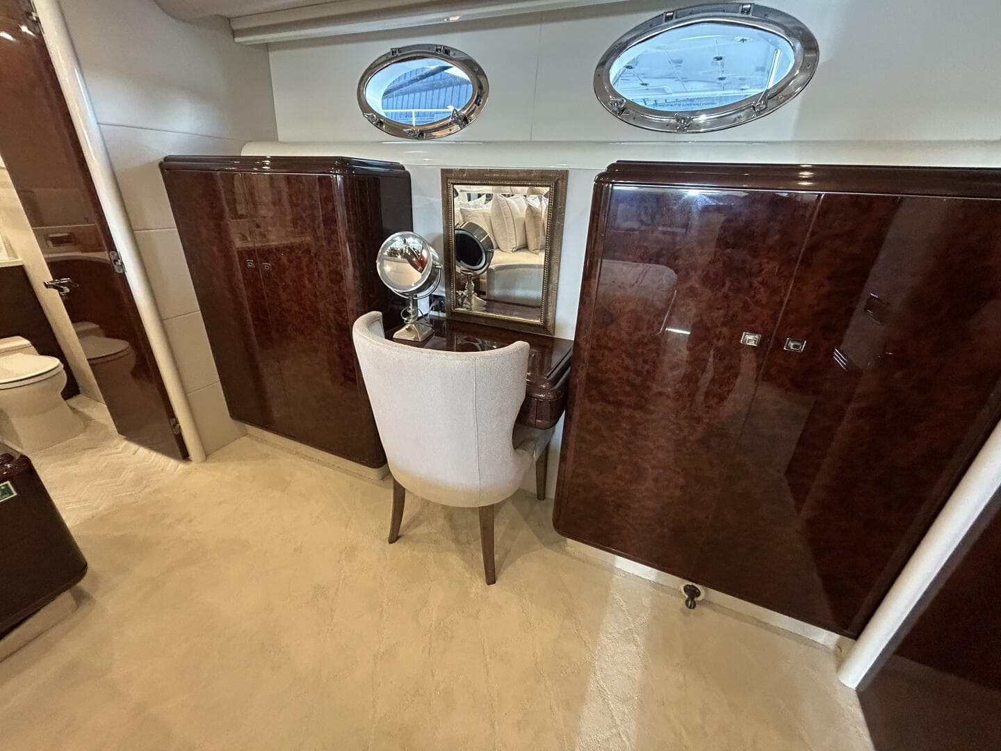 2001 Lazzara Yachts 94 Motor Yacht