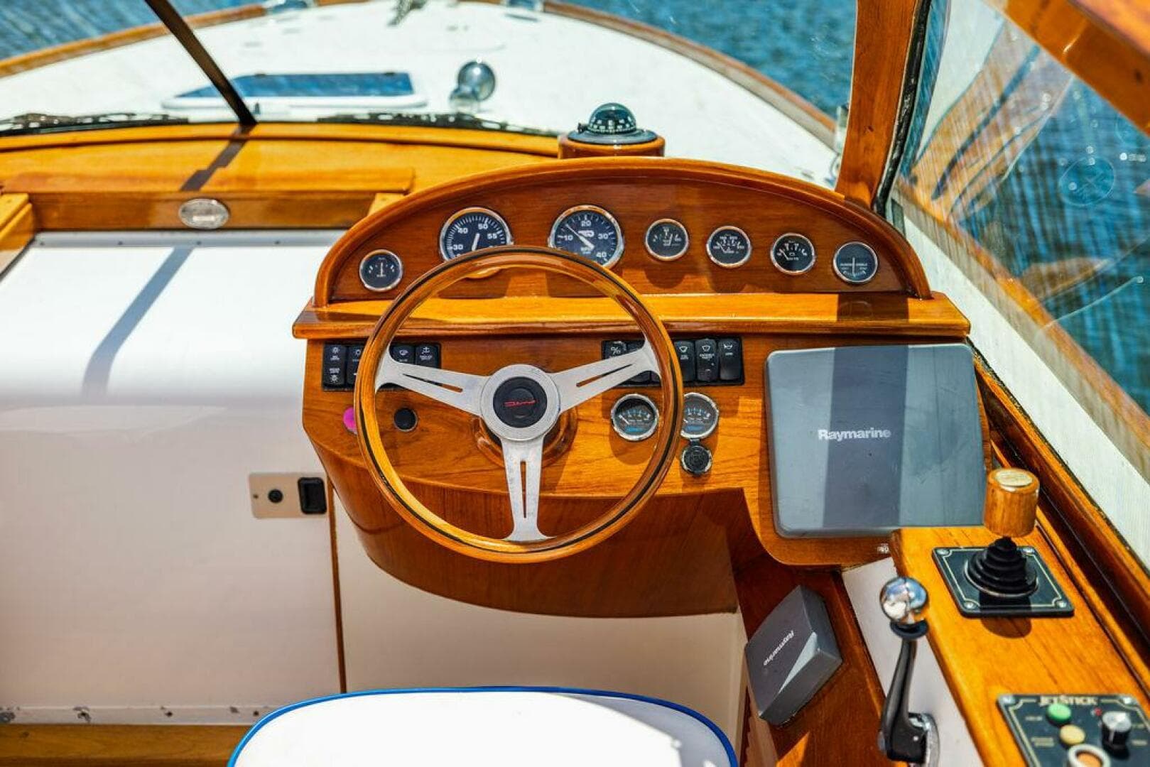 2004 Hinckley Talaria 29 R