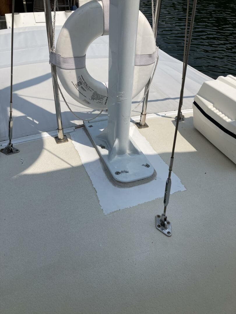 Miracle mast base on flybridge