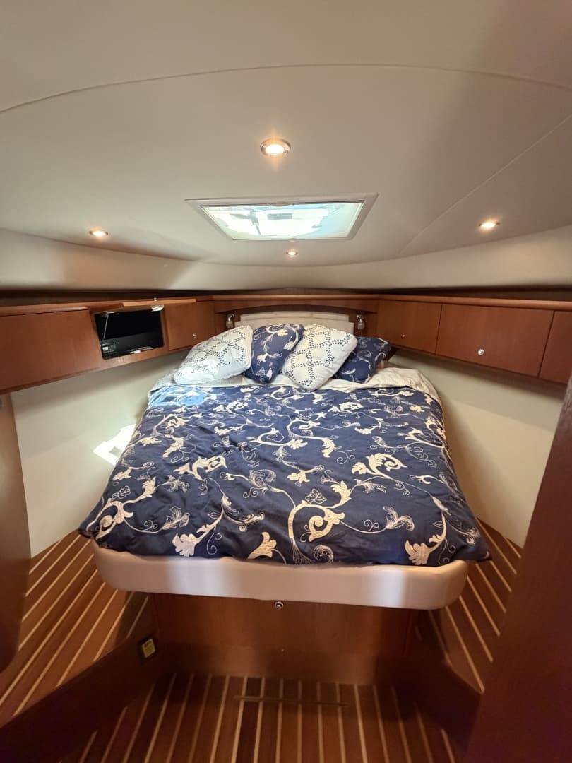 2013 Tiara Yachts 4500 Sovran