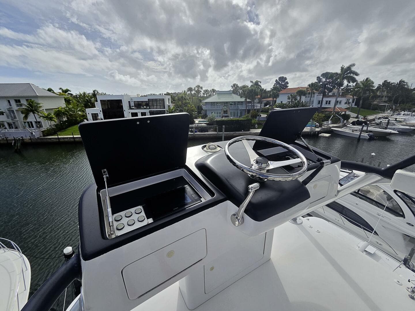 Viking 64 - Big Blue - Tower