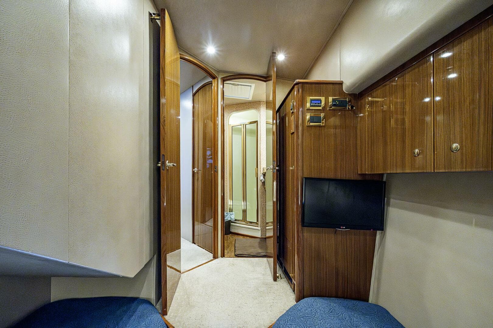 Viking 64 - Big Blue - Starboard Aft Guest Stateroom