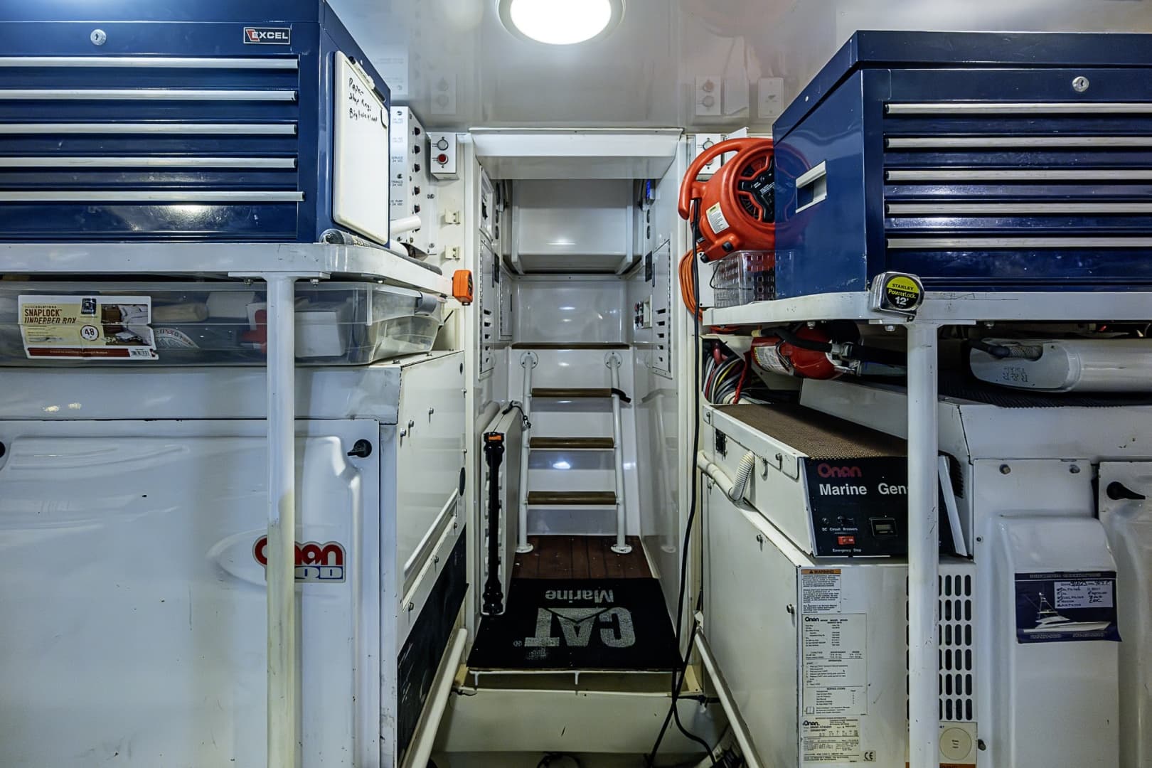 Viking 64 BIG BLUE - Engine Room