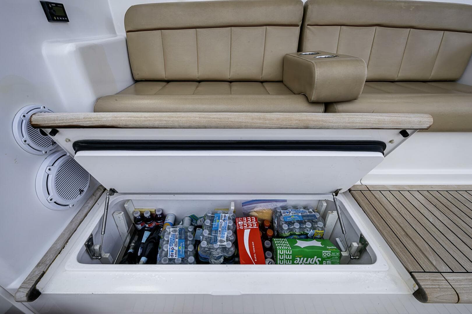 Viking 64 - Big Blue - Cockpit