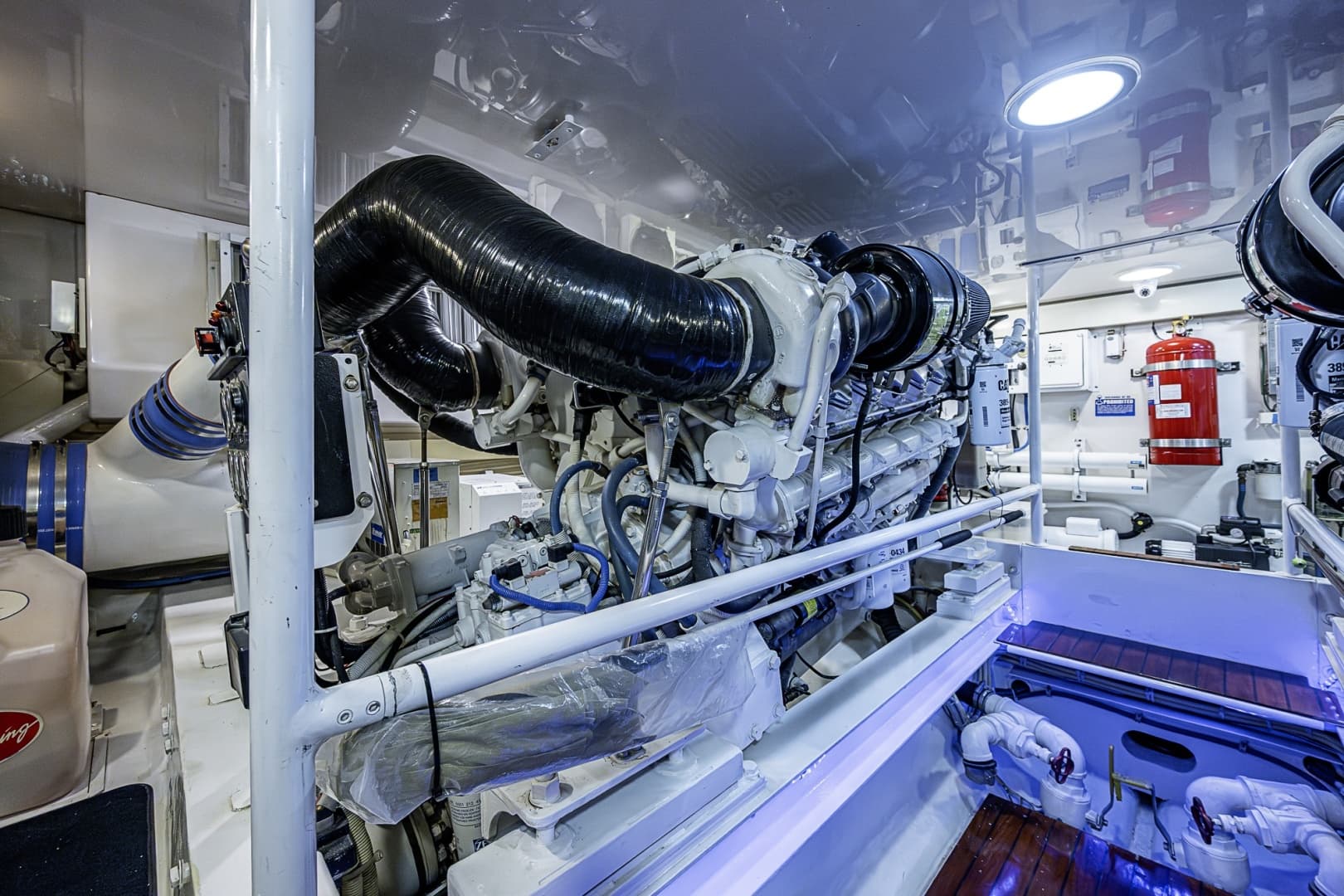 Viking 64 BIG BLUE - Engine Room