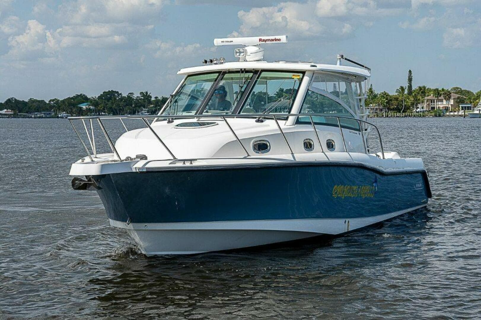 Boston Whaler 345 Conquest - Exterior 