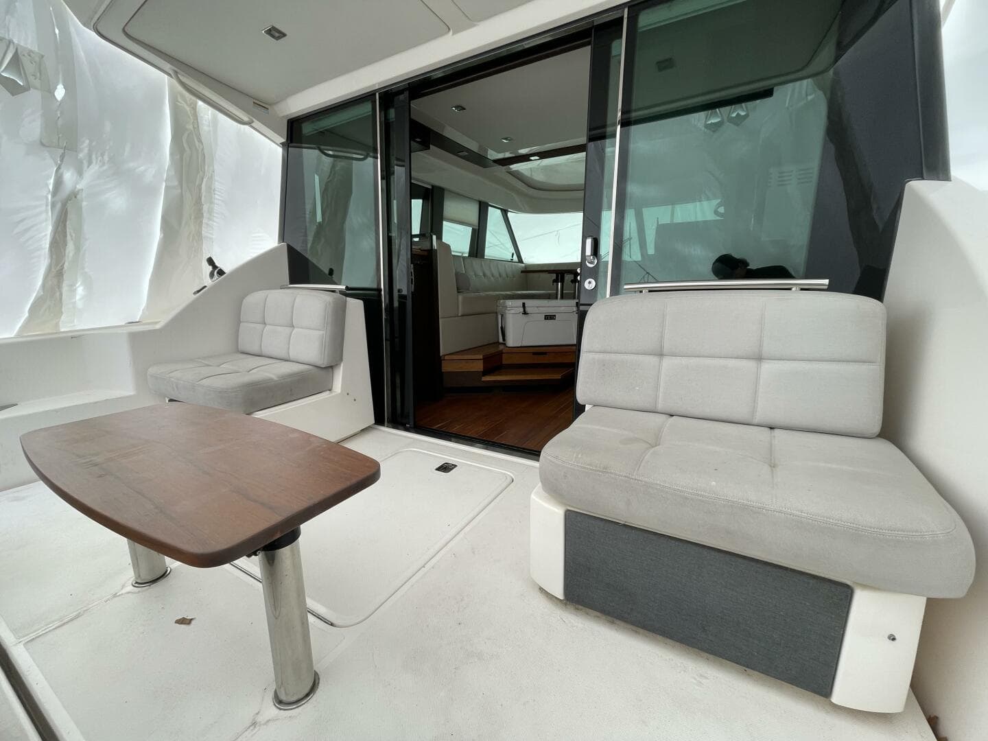 2016 Tiara Yachts C44 Coupe