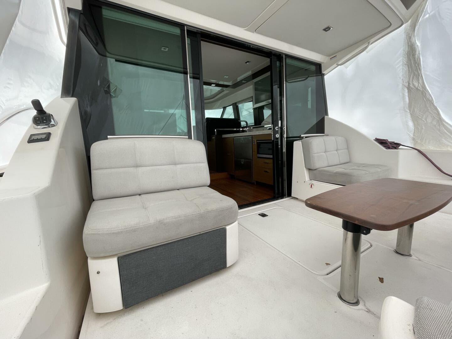 2016 Tiara Yachts C44 Coupe