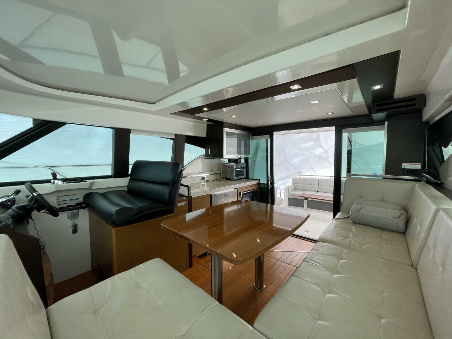 2016 Tiara Yachts C44 Coupe