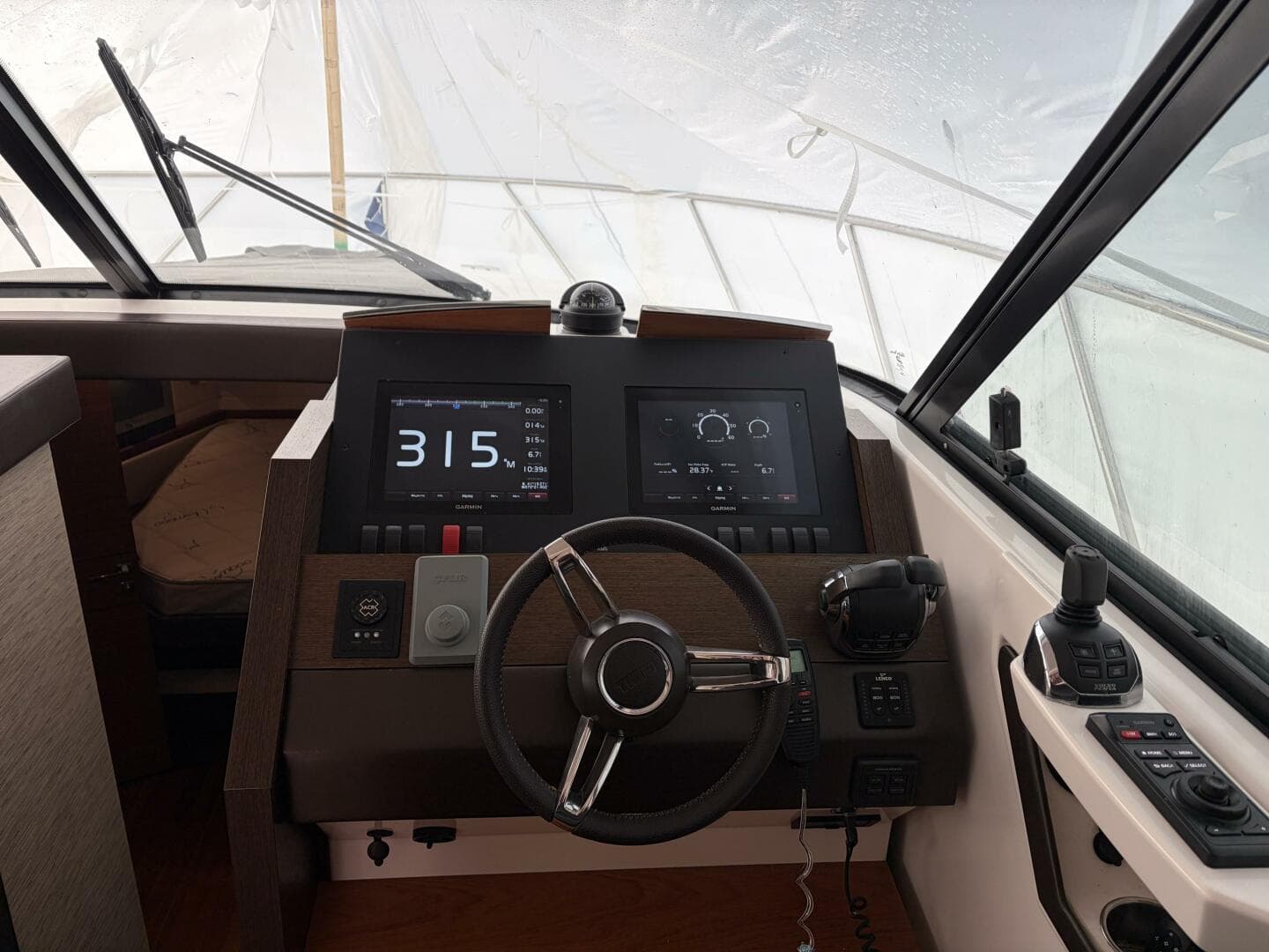 2016 Tiara Yachts C44 Coupe