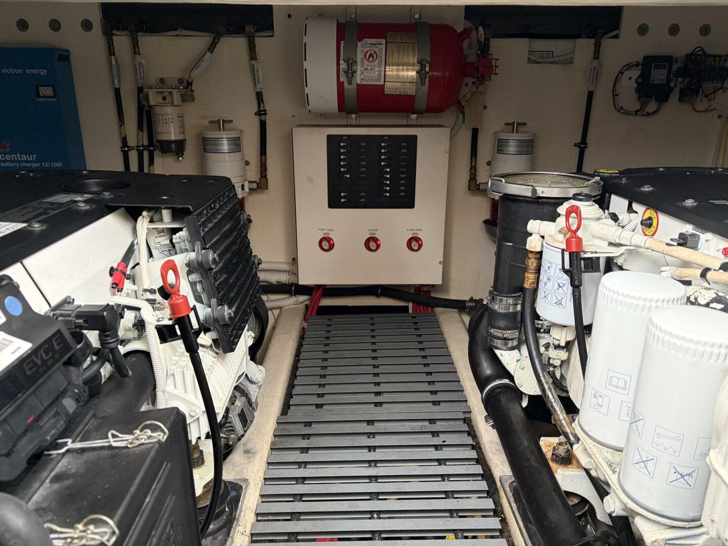 2016 Tiara Yachts C44 Coupe