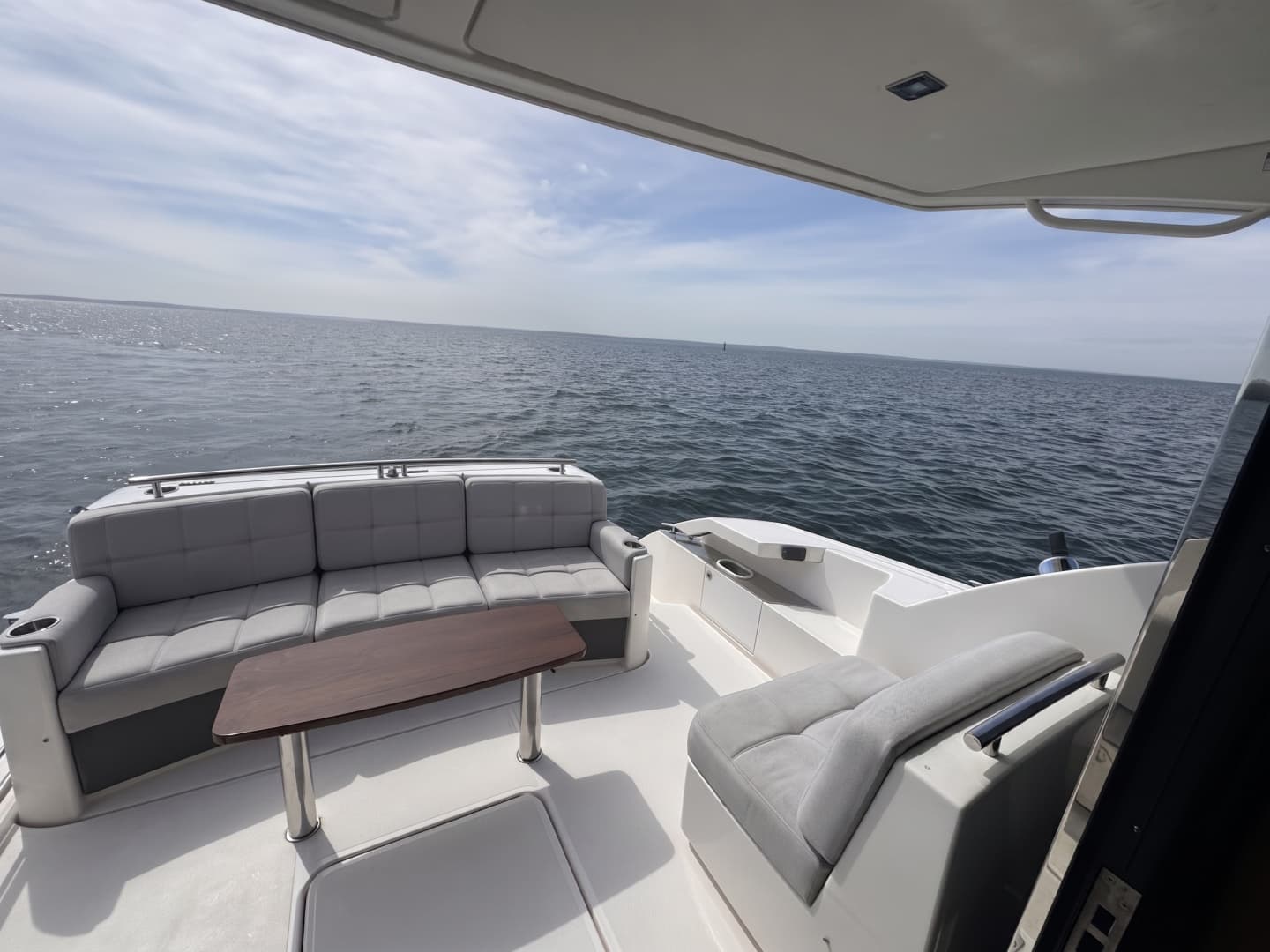 2016 Tiara Yachts C44 Coupe