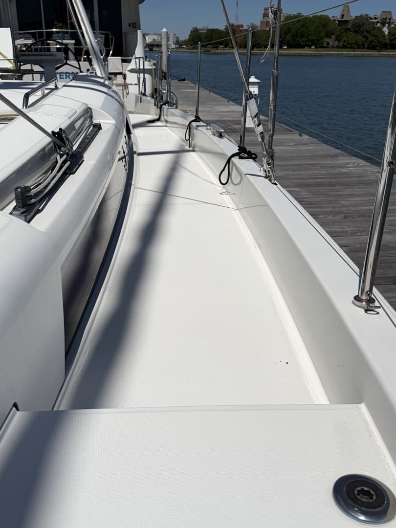 2022 Beneteau Oceanis Yacht 54