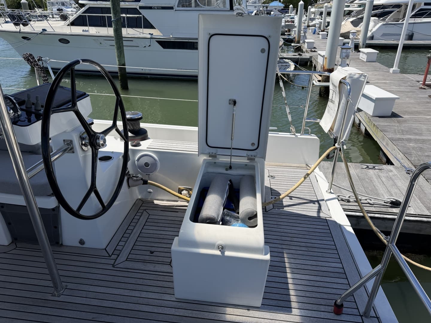 2022 Beneteau Oceanis Yacht 54