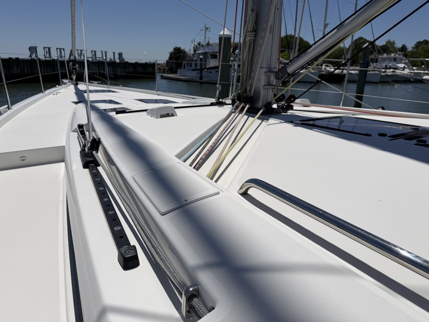 2022 Beneteau Oceanis Yacht 54