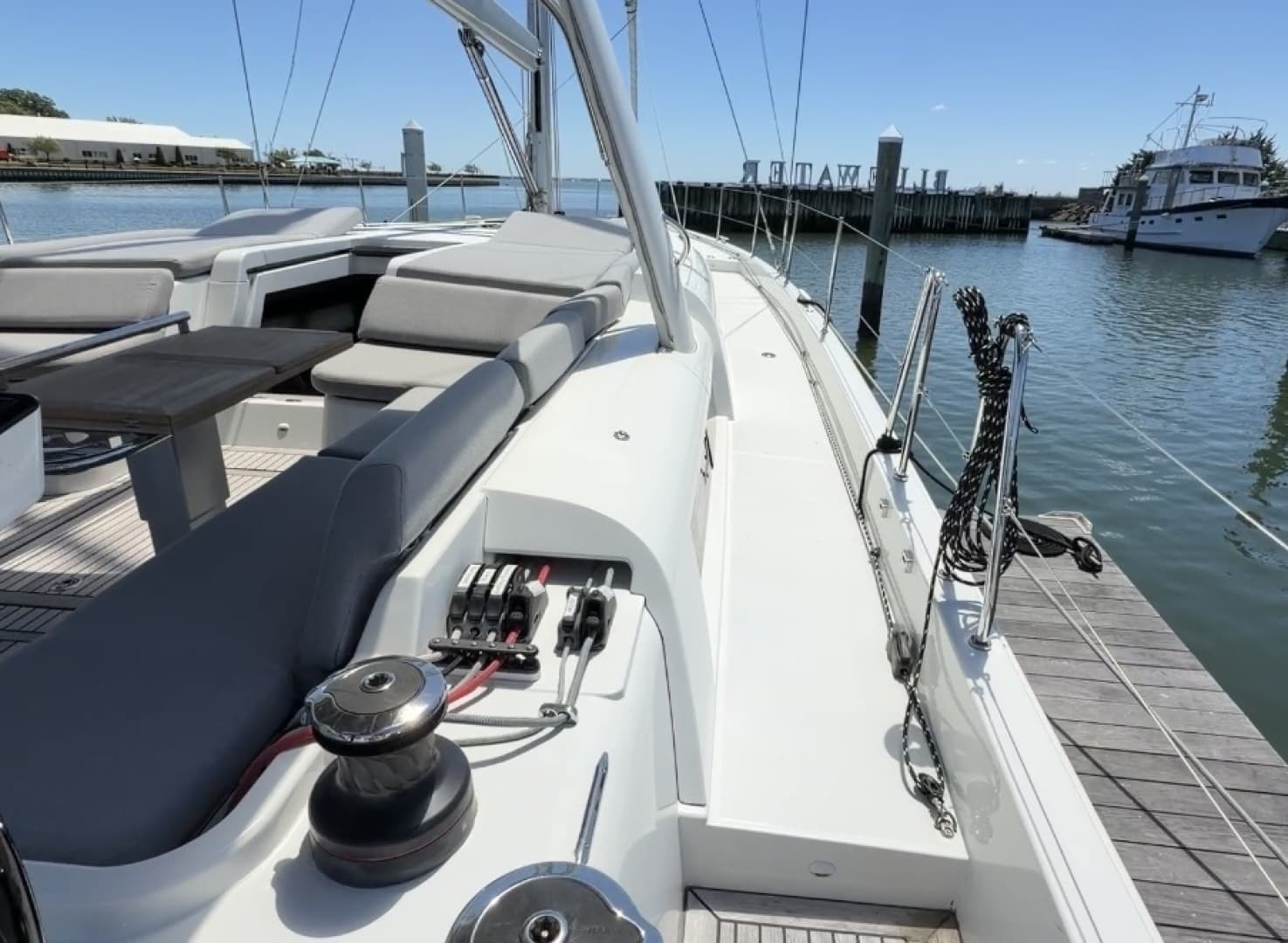 2022 Beneteau Oceanis Yacht 54