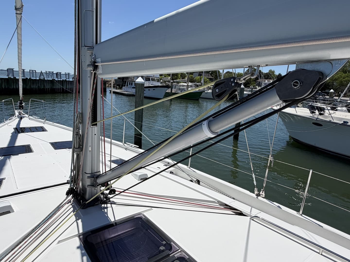 2022 Beneteau Oceanis Yacht 54