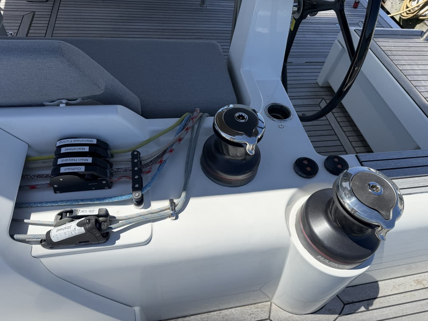 2022 Beneteau Oceanis Yacht 54
