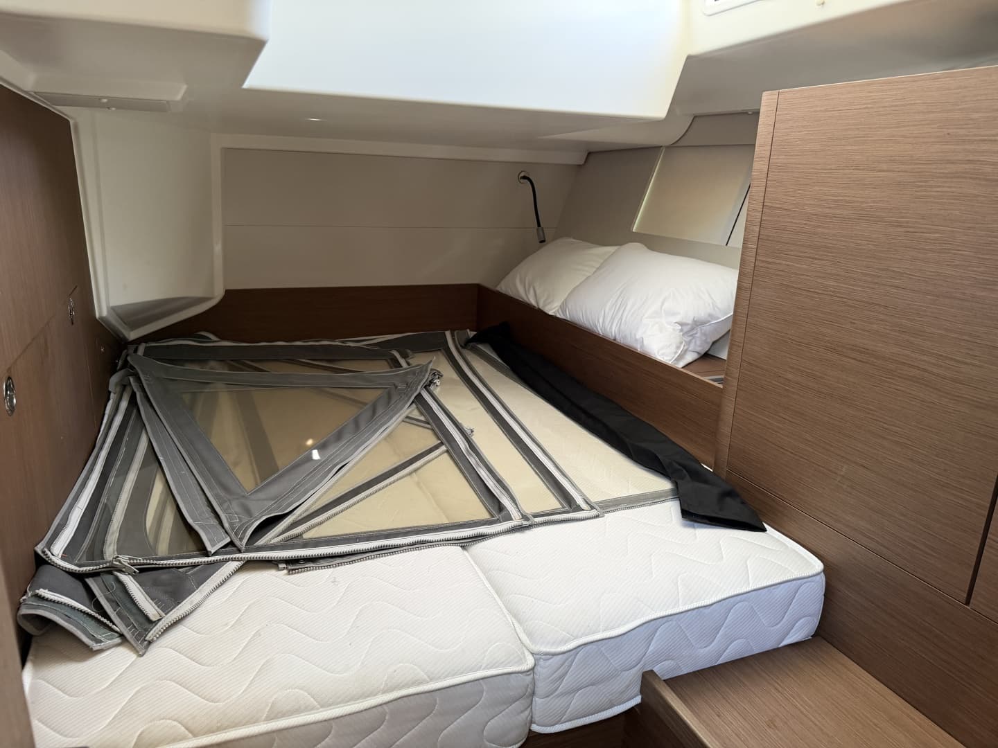 2022 Beneteau Oceanis Yacht 54
