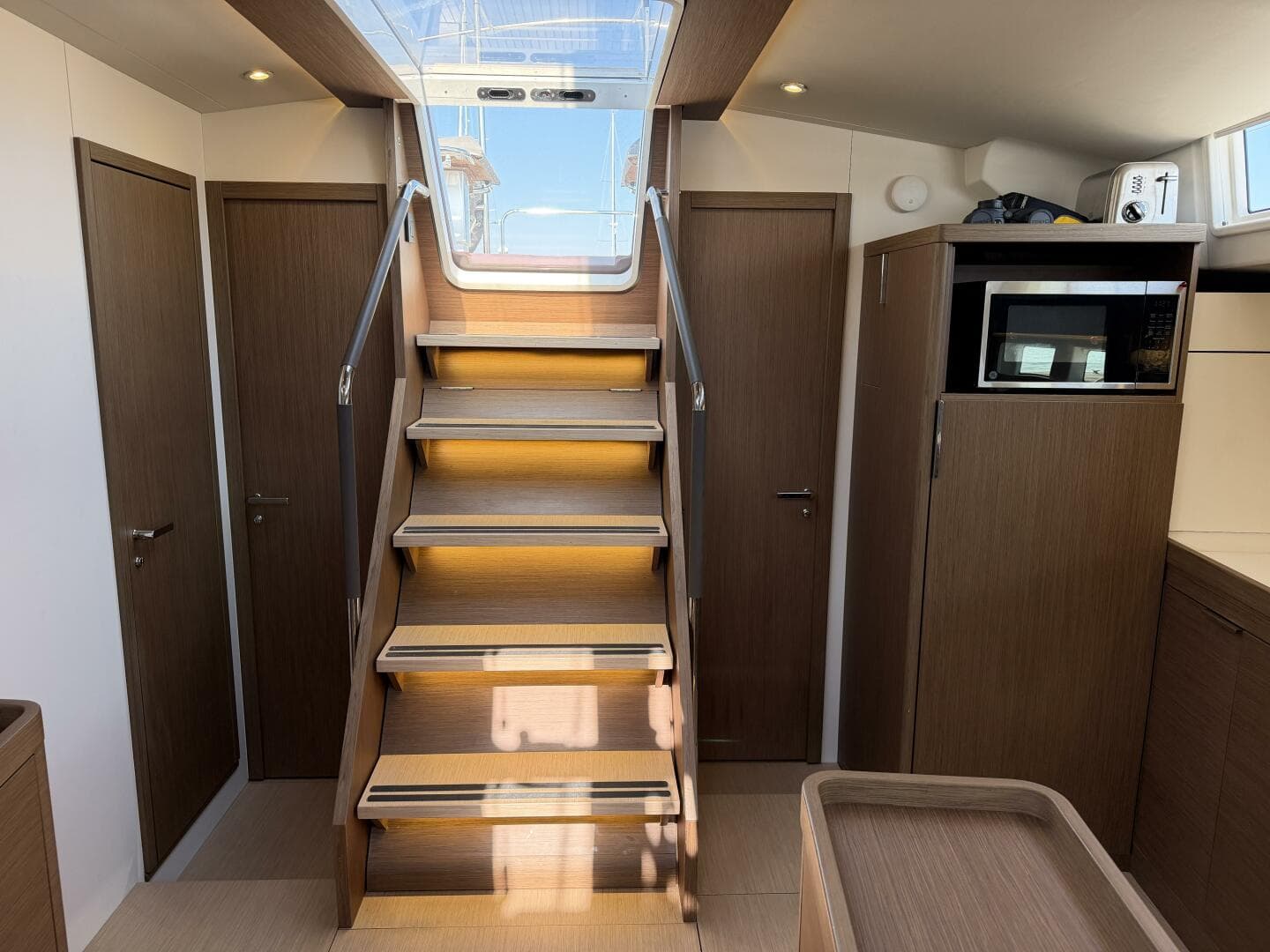 2022 Beneteau Oceanis Yacht 54
