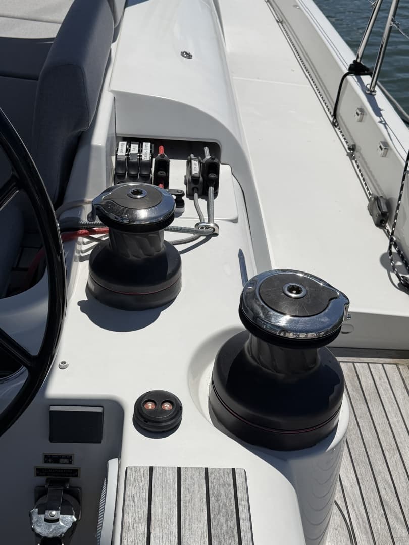 2022 Beneteau Oceanis Yacht 54