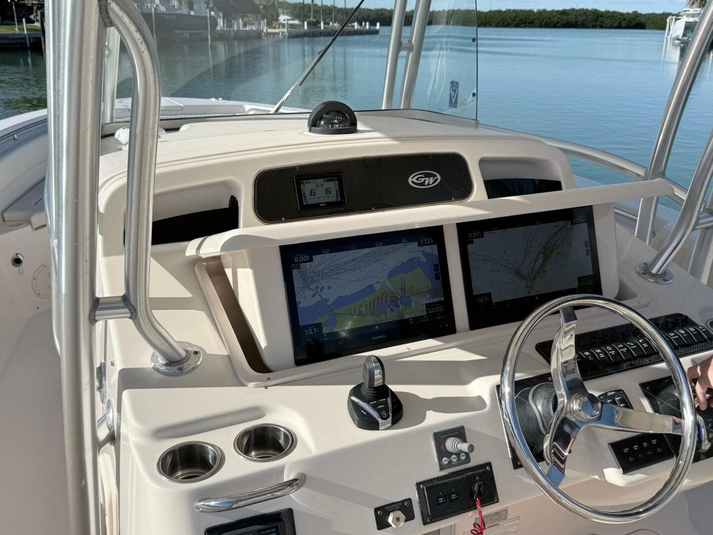 2011 Grady-White Caynon 336