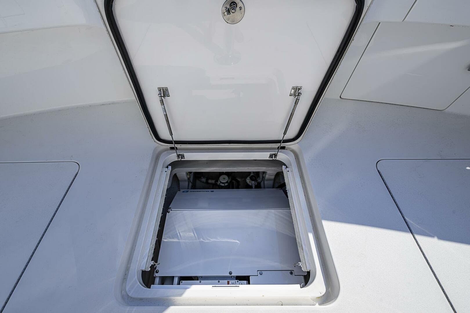 Viking 48 - Salty Soul - Cockpit