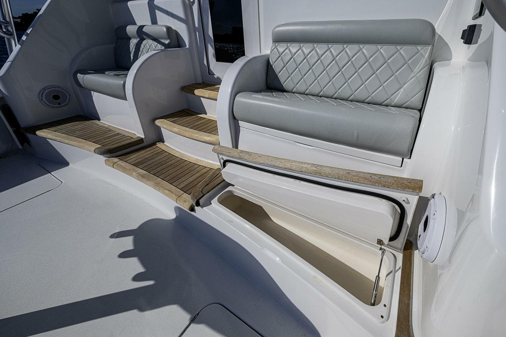 Viking 48 - Salty Soul - Cockpit