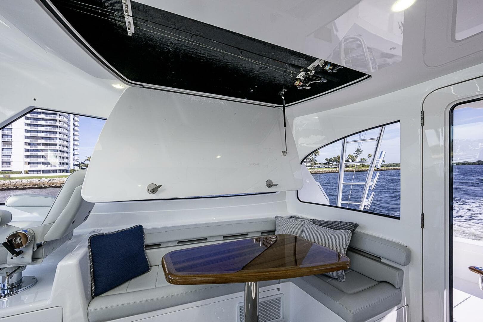 Viking 48 - Salty Soul - Helm