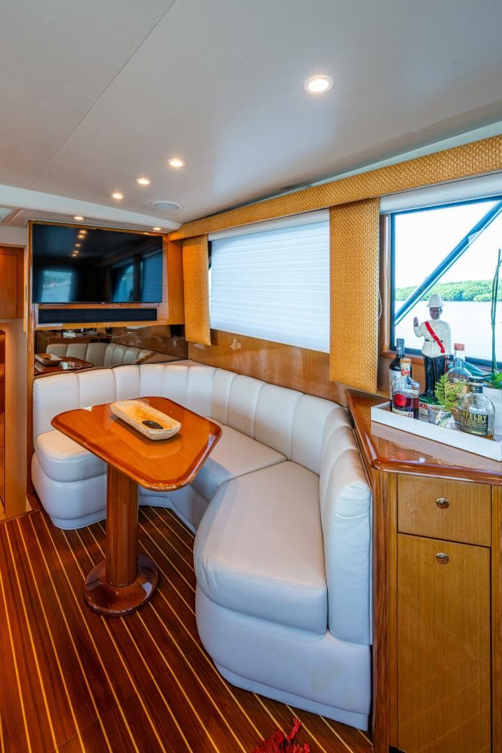 Viking 48 - Sweet Melissa - Dinette