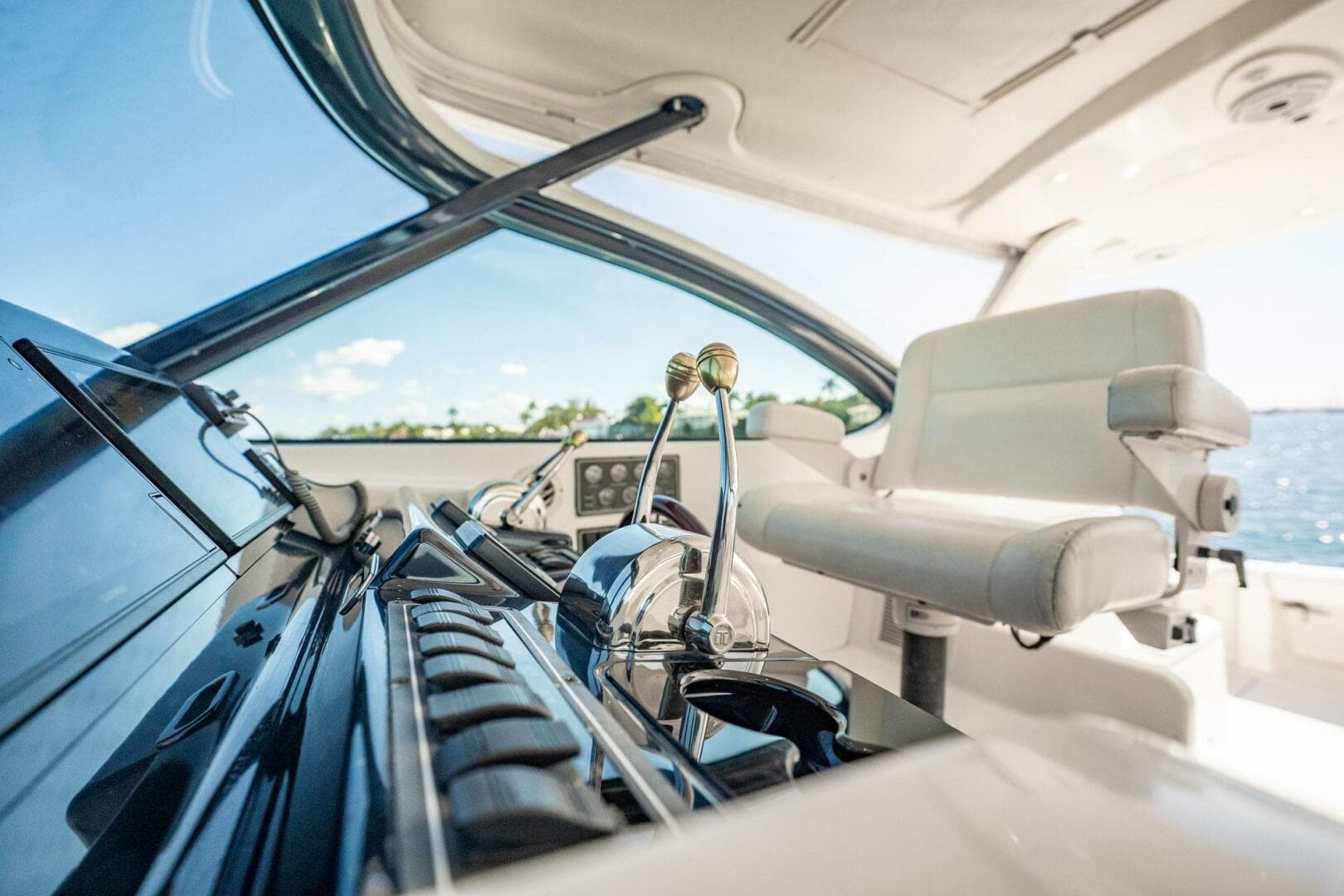 2004 Tiara Yachts 4200 Open