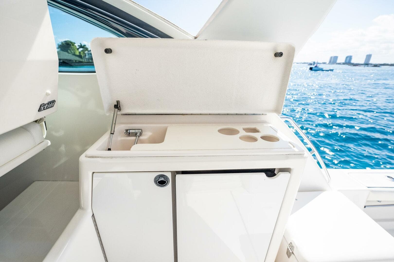 2004 Tiara Yachts 4200 Open