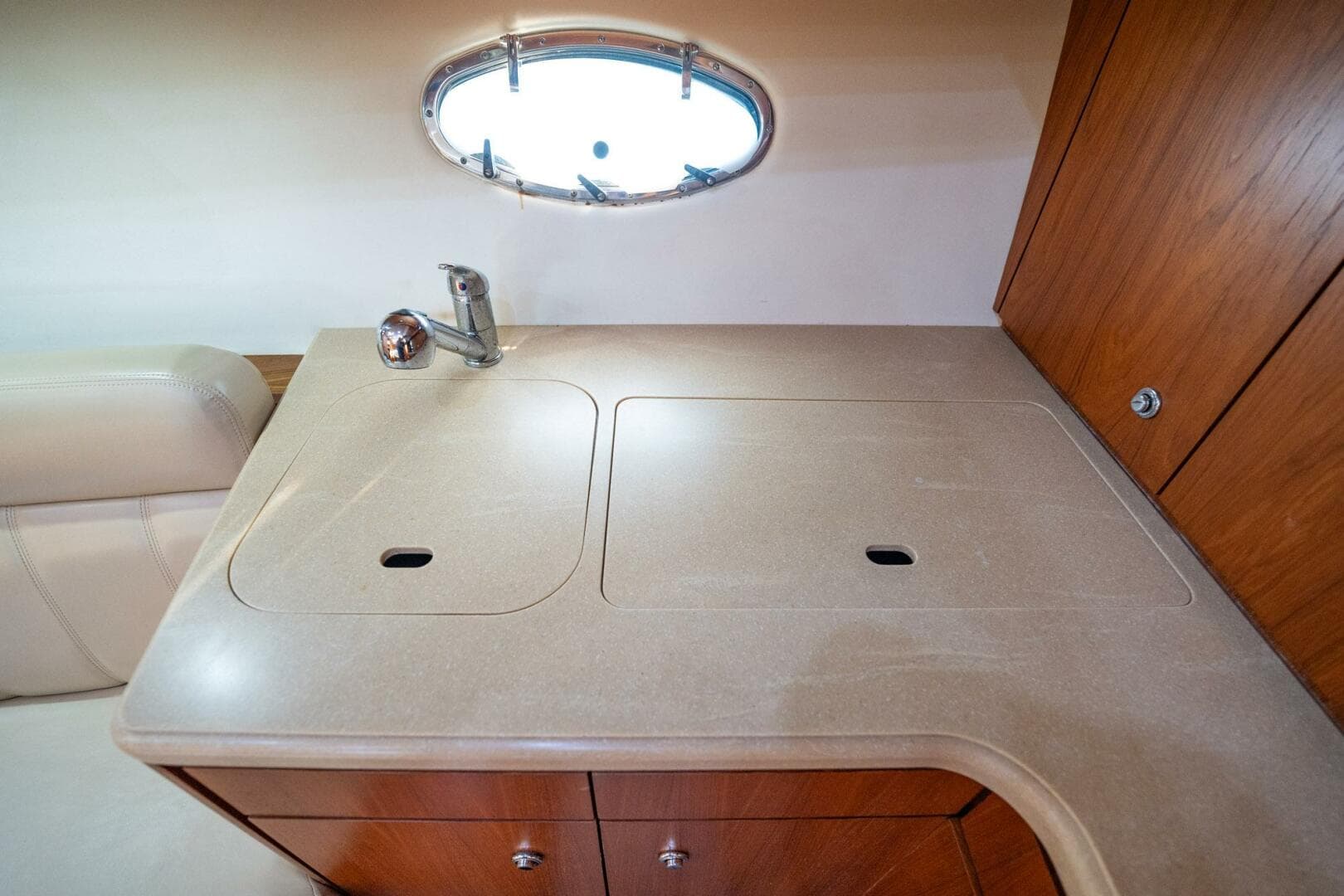 2004 Tiara Yachts 4200 Open