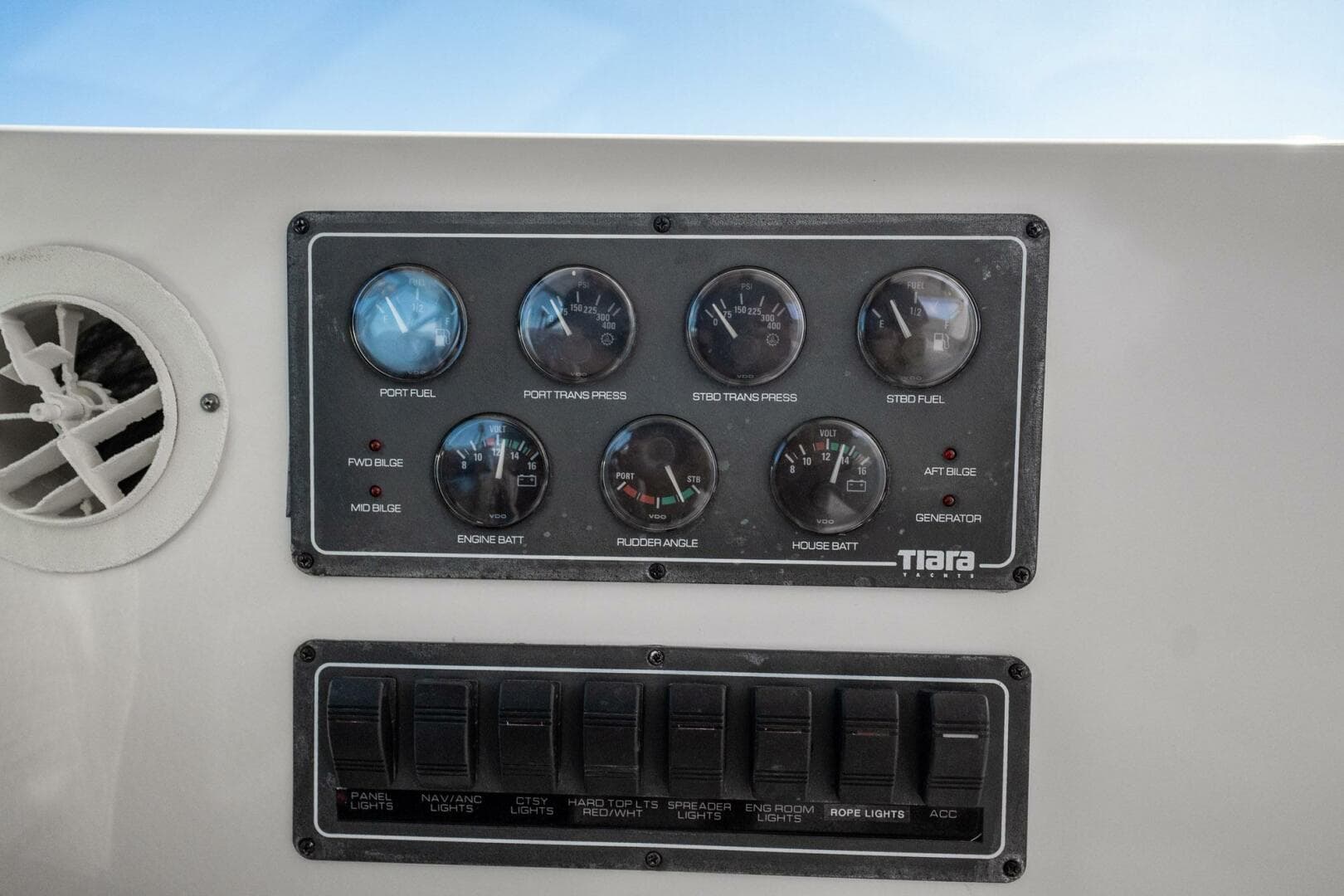 2004 Tiara Yachts 4200 Open