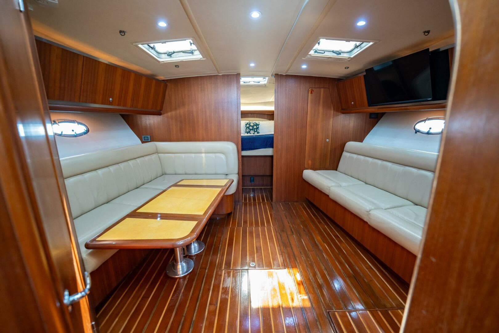 2004 Tiara Yachts 4200 Open
