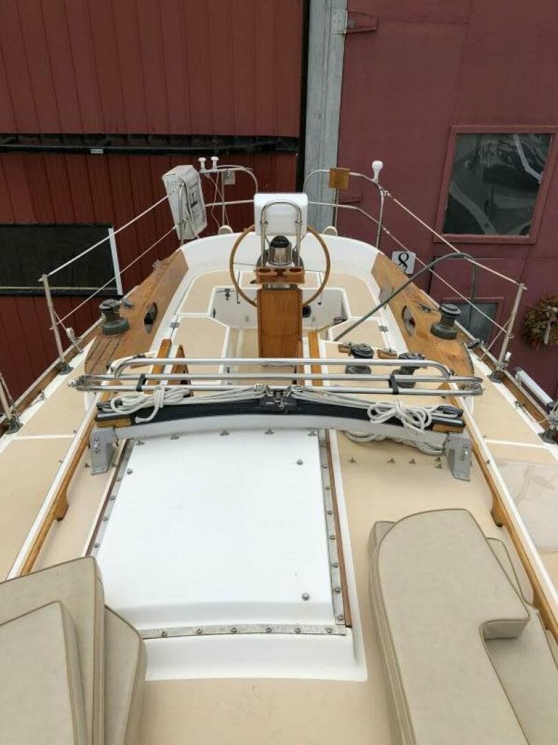 1987 Cape Dory Cape Dory 36