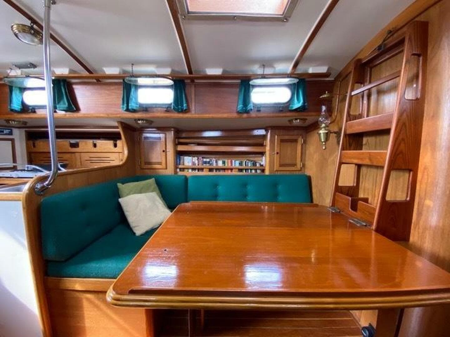 1987 Cape Dory Cape Dory 36