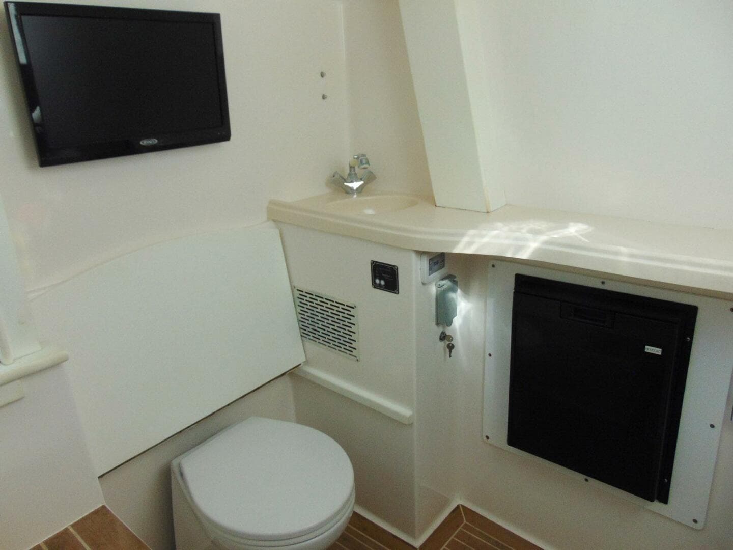 2019 Stamas 390 Tarpon