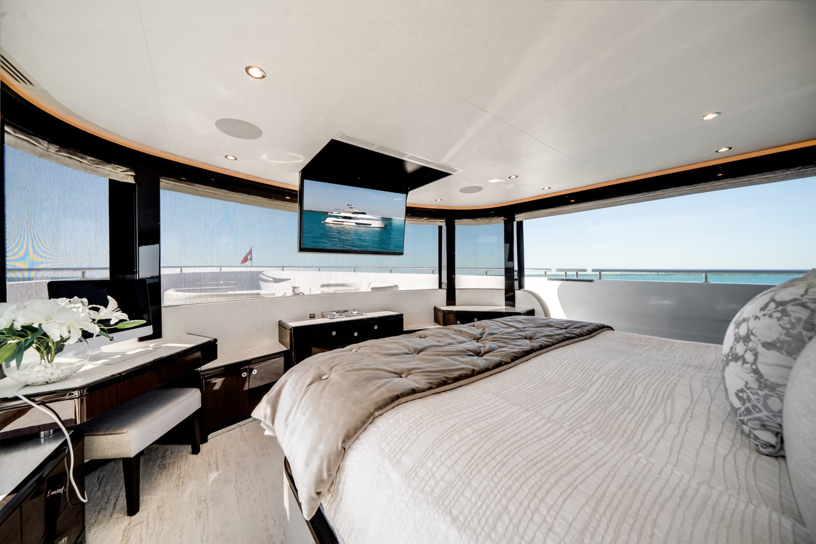 2022 Ocean Alexander 37L