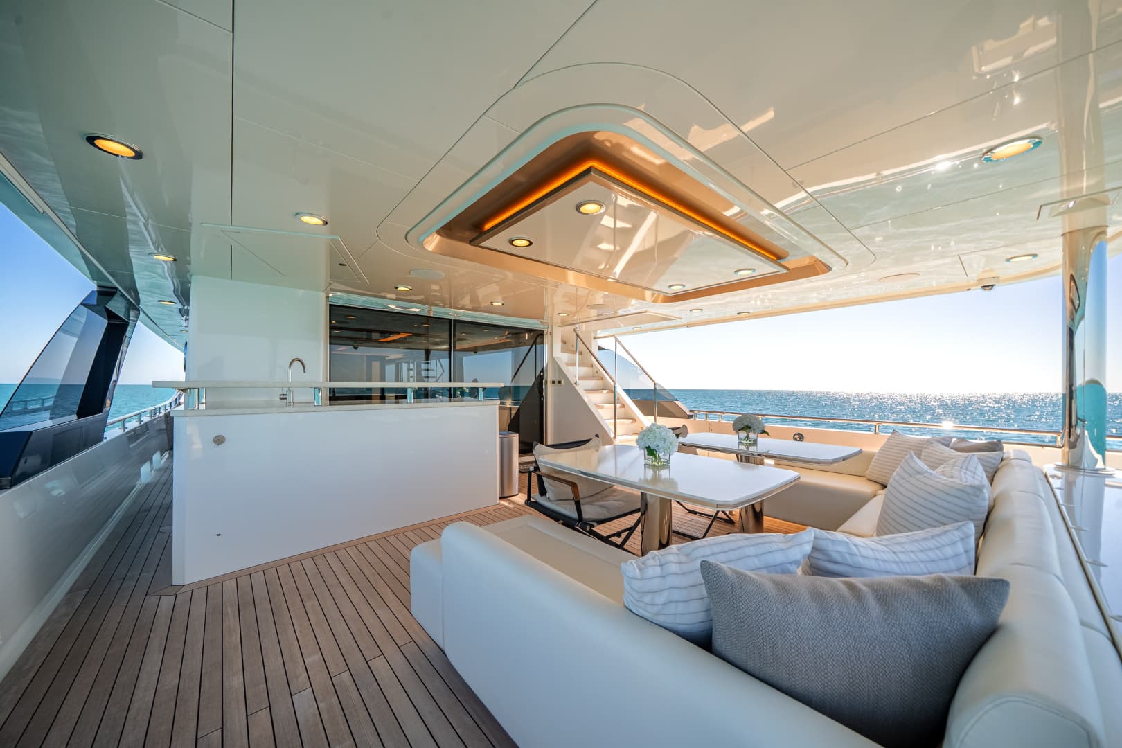 2022 Ocean Alexander 37L