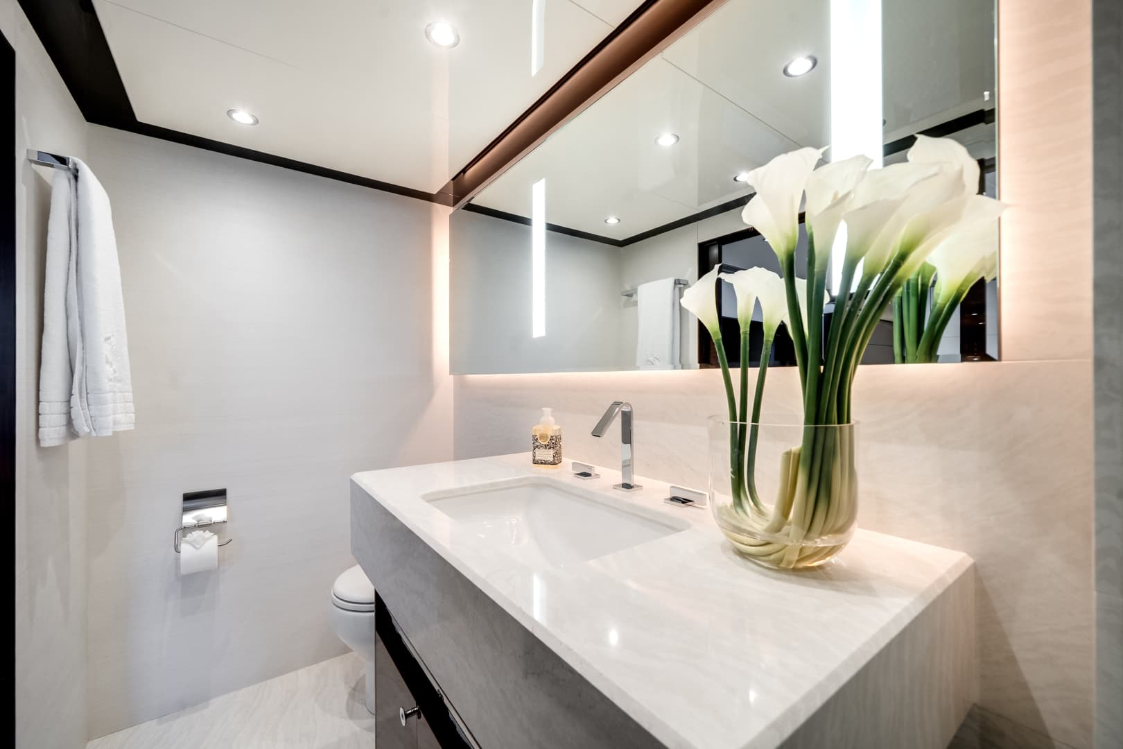 2022 Ocean Alexander 37 L