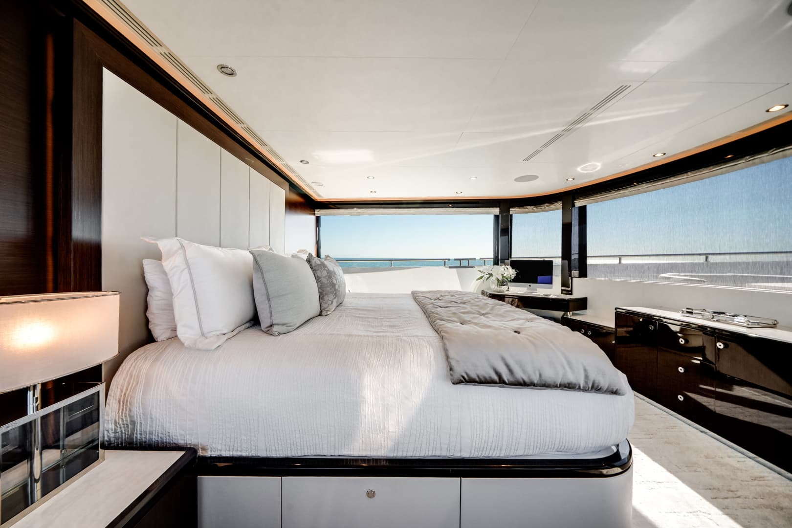 2022 Ocean Alexander 37L
