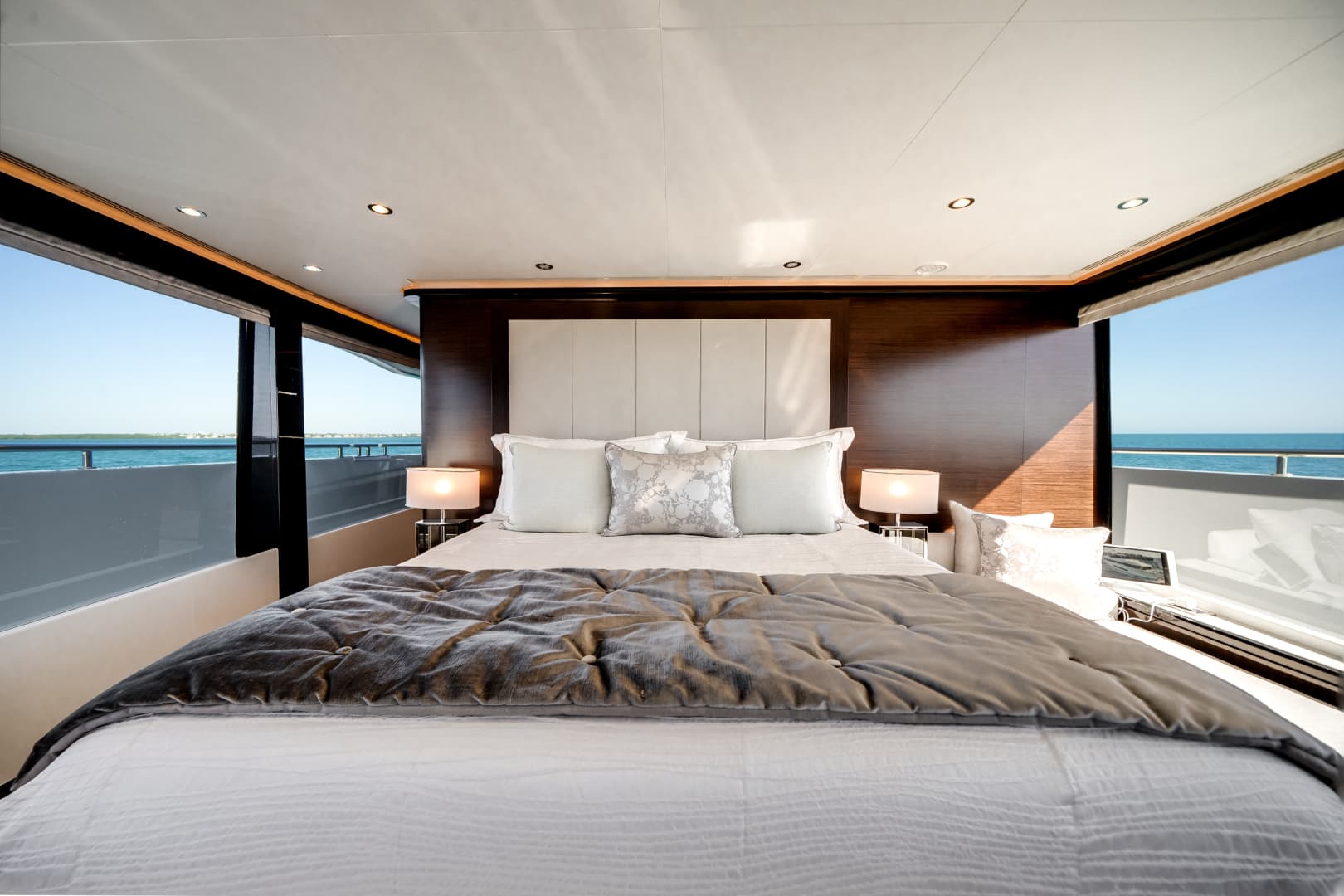 2022 Ocean Alexander 37 L