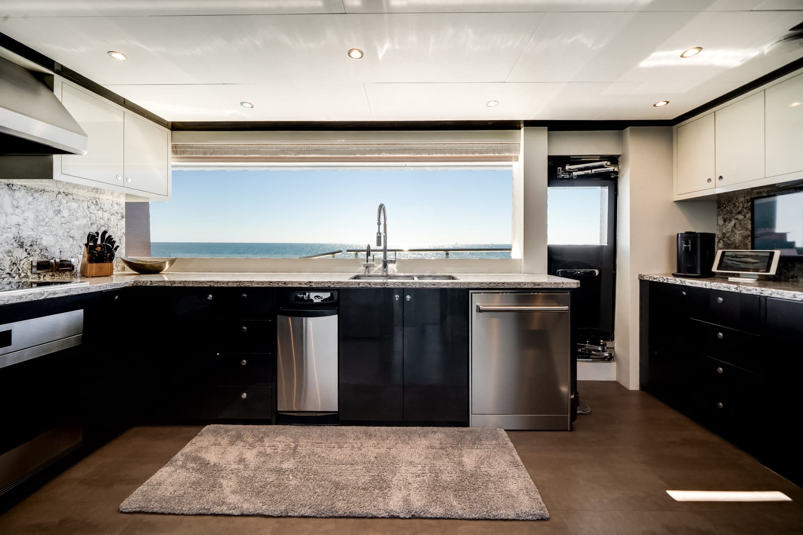 2022 Ocean Alexander 37 L