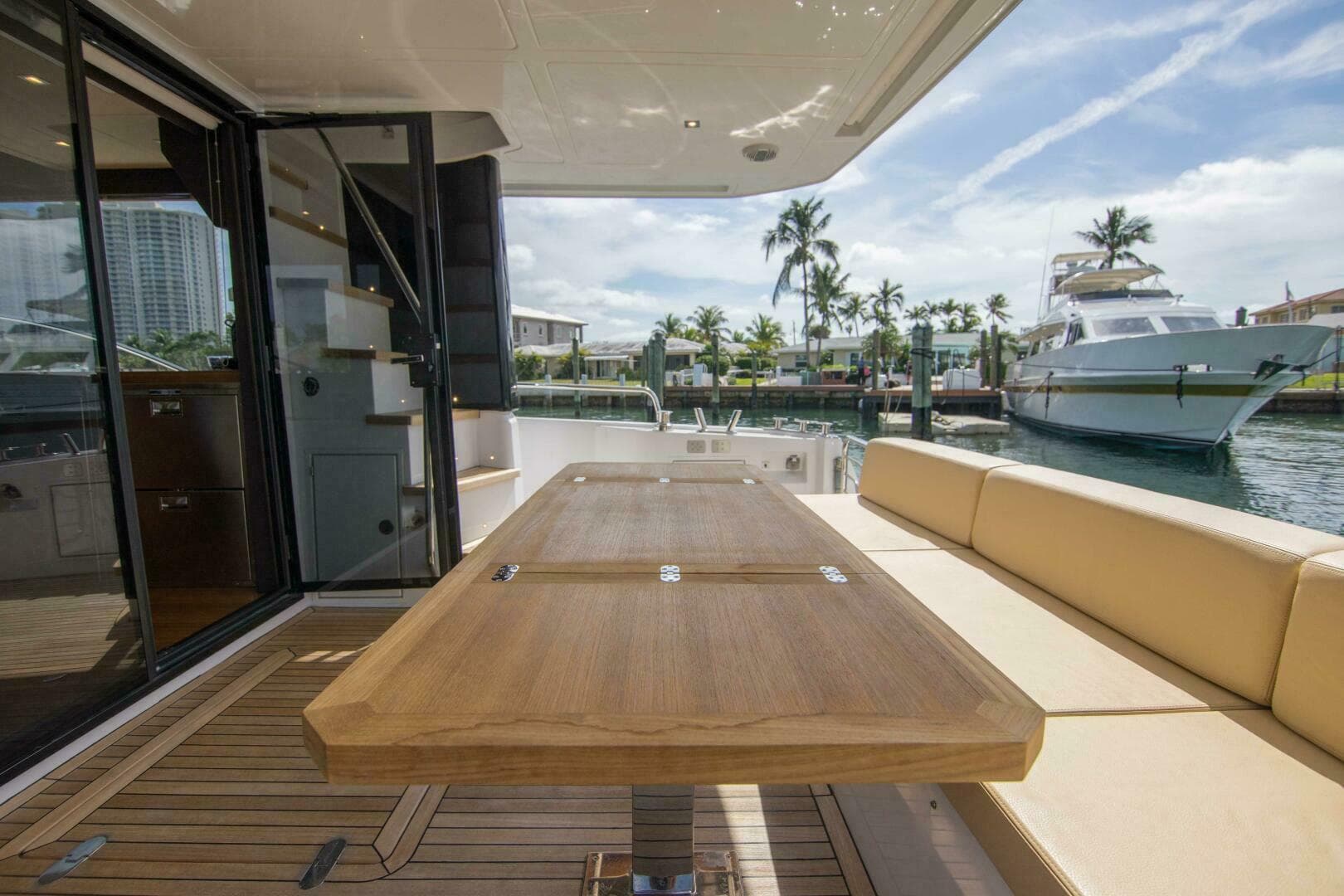 2019 Sundeck Yachts 580 Sport