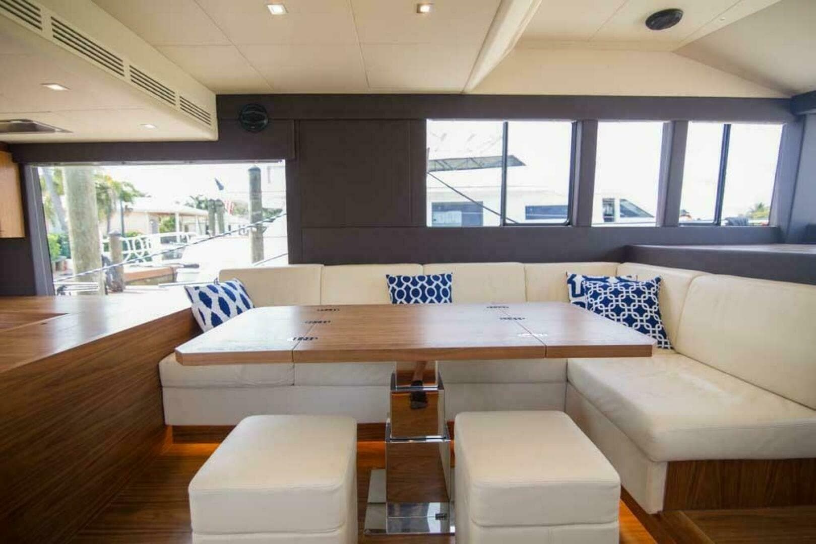 2019 Sundeck Yachts 580 Sport
